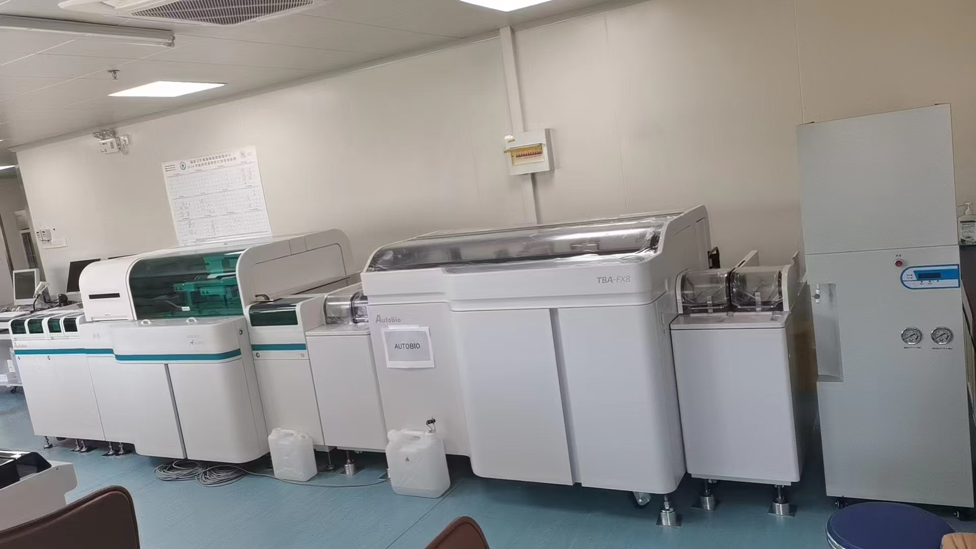医用纯水机使用的压力罐和水箱的优缺点